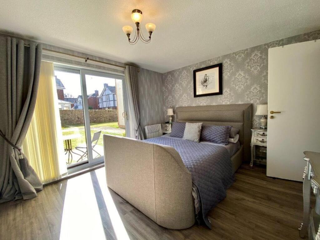 Largs Sea Front, Modern Apartment Exterior photo